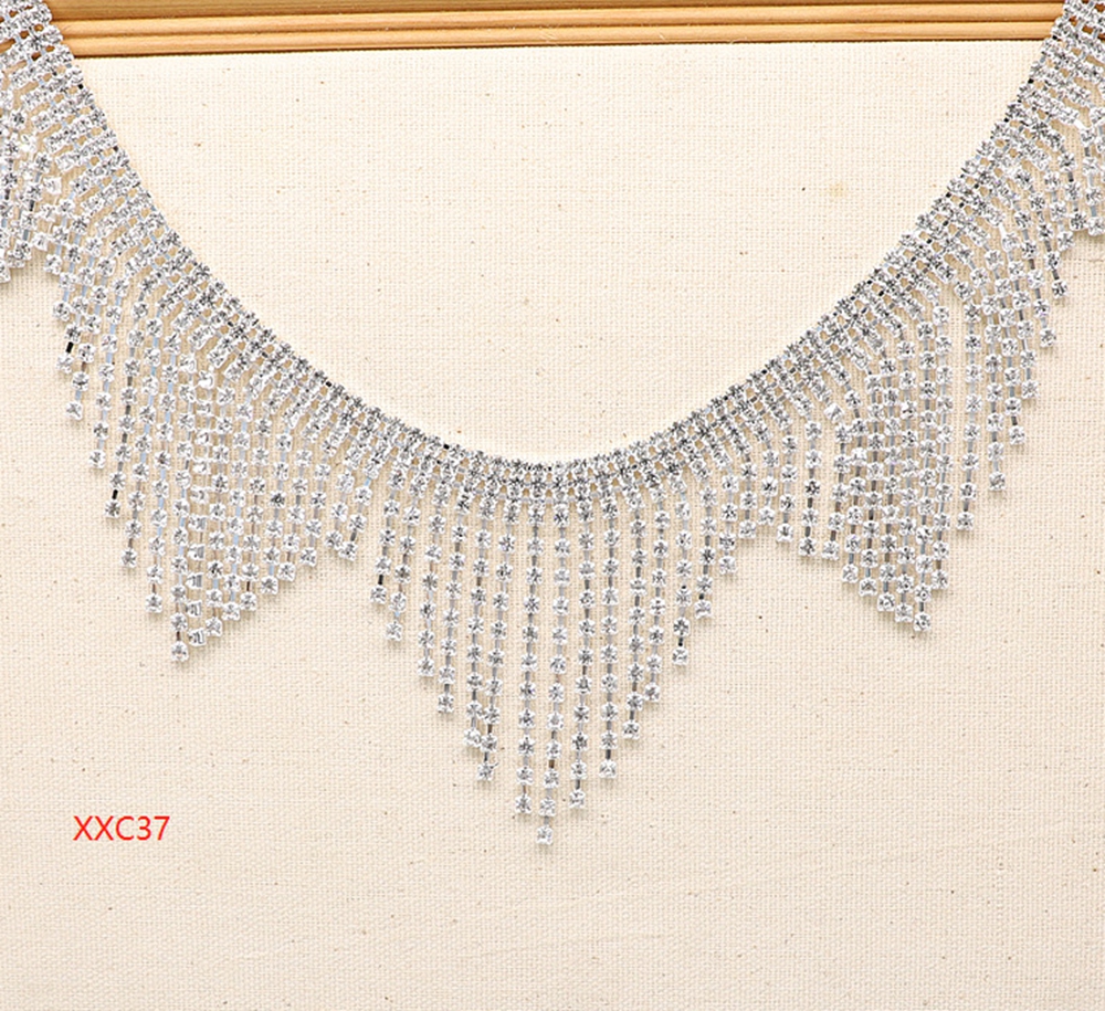 Shiny tassel fringes trims